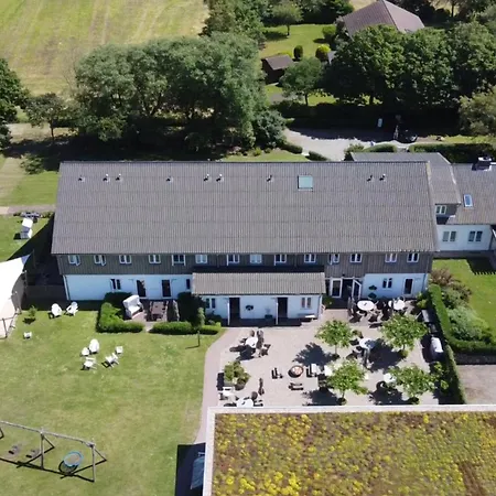 Отель Landliebe 2 Alkersum